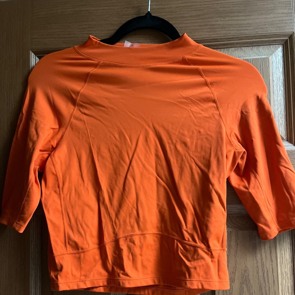 Elbow sleeve top